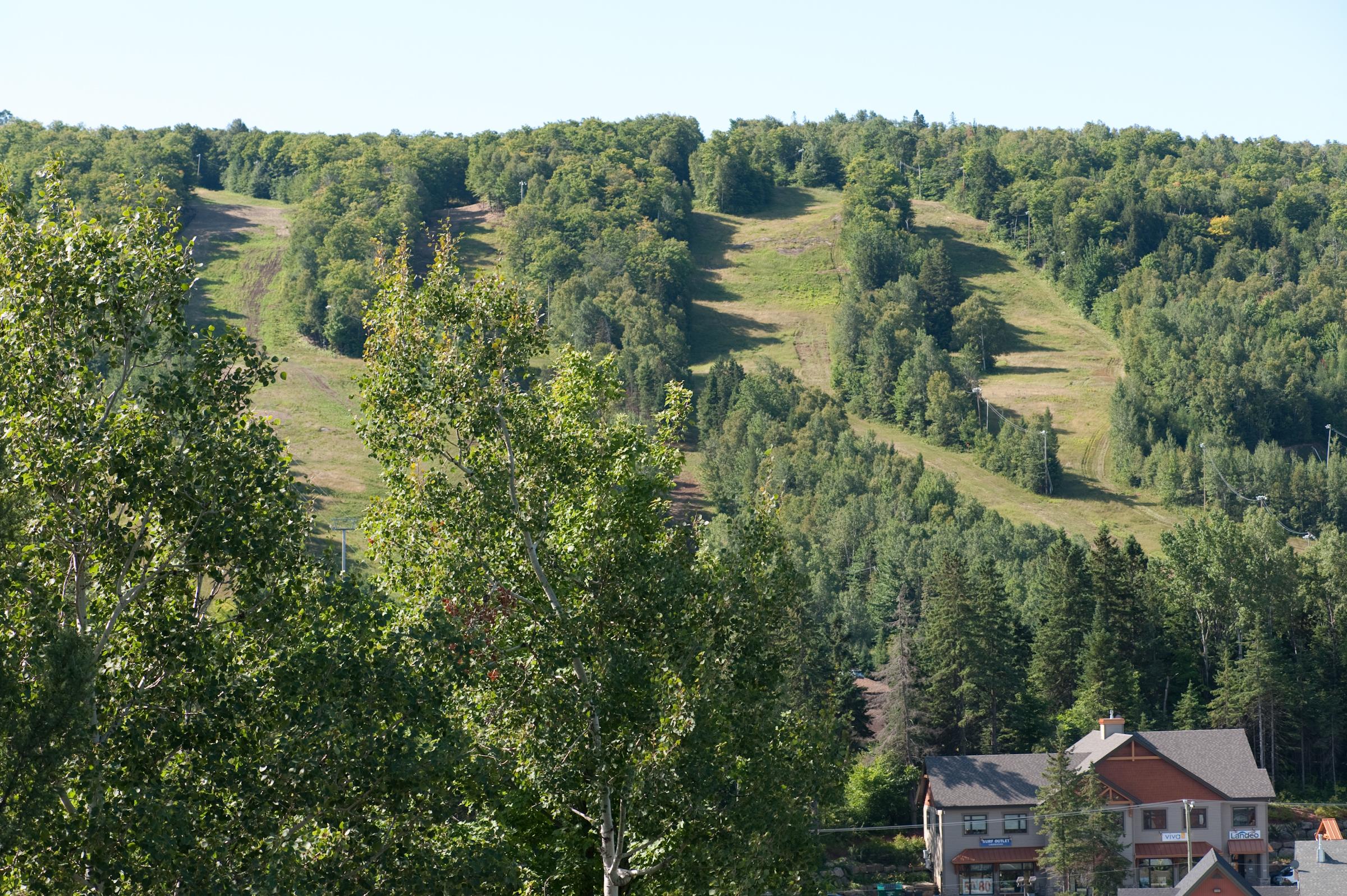 Hotel St-Sauveur Saint-Sauveur-des-Monts Eksteriør billede