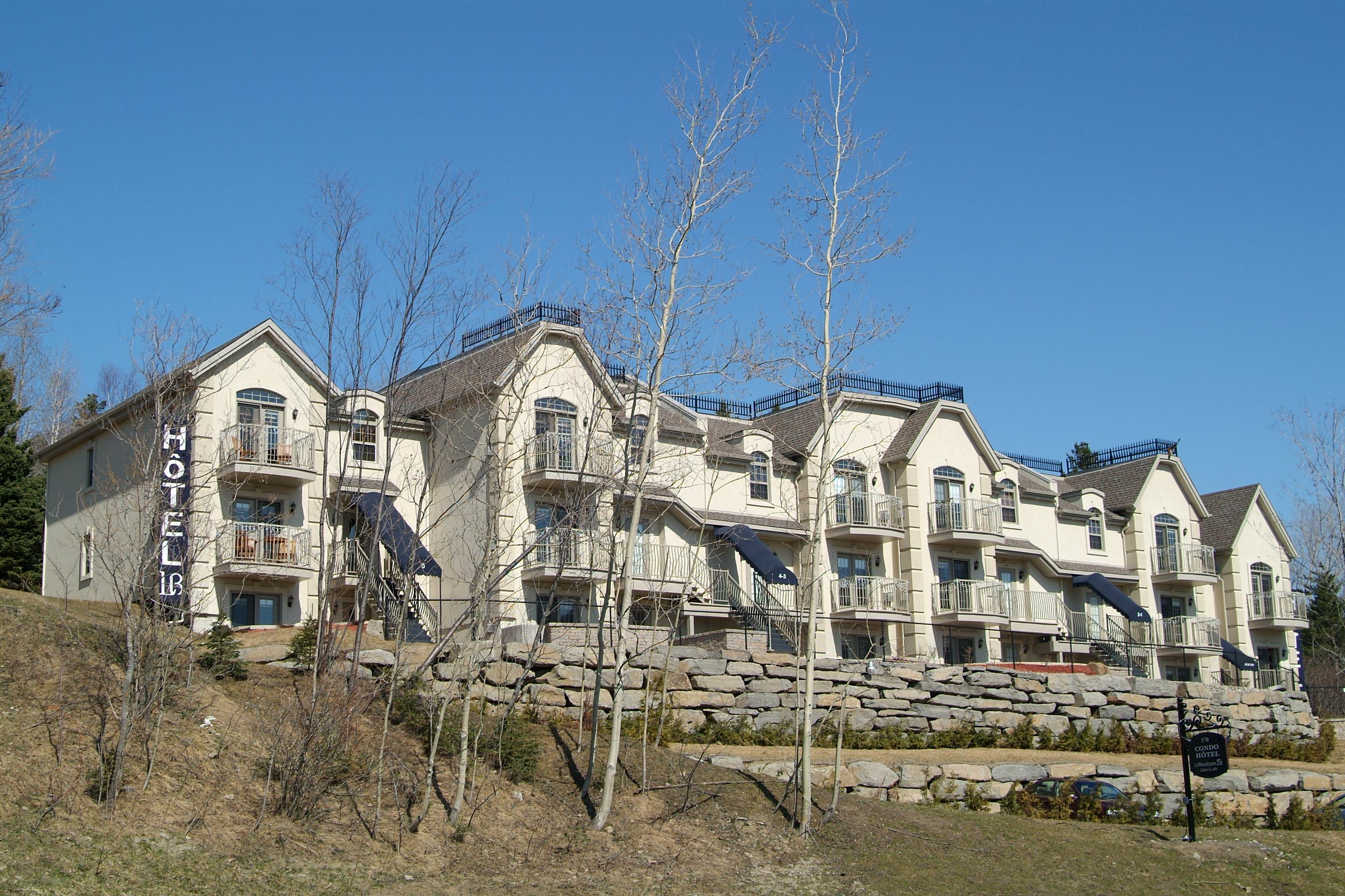 Hotel St-Sauveur Saint-Sauveur-des-Monts Eksteriør billede