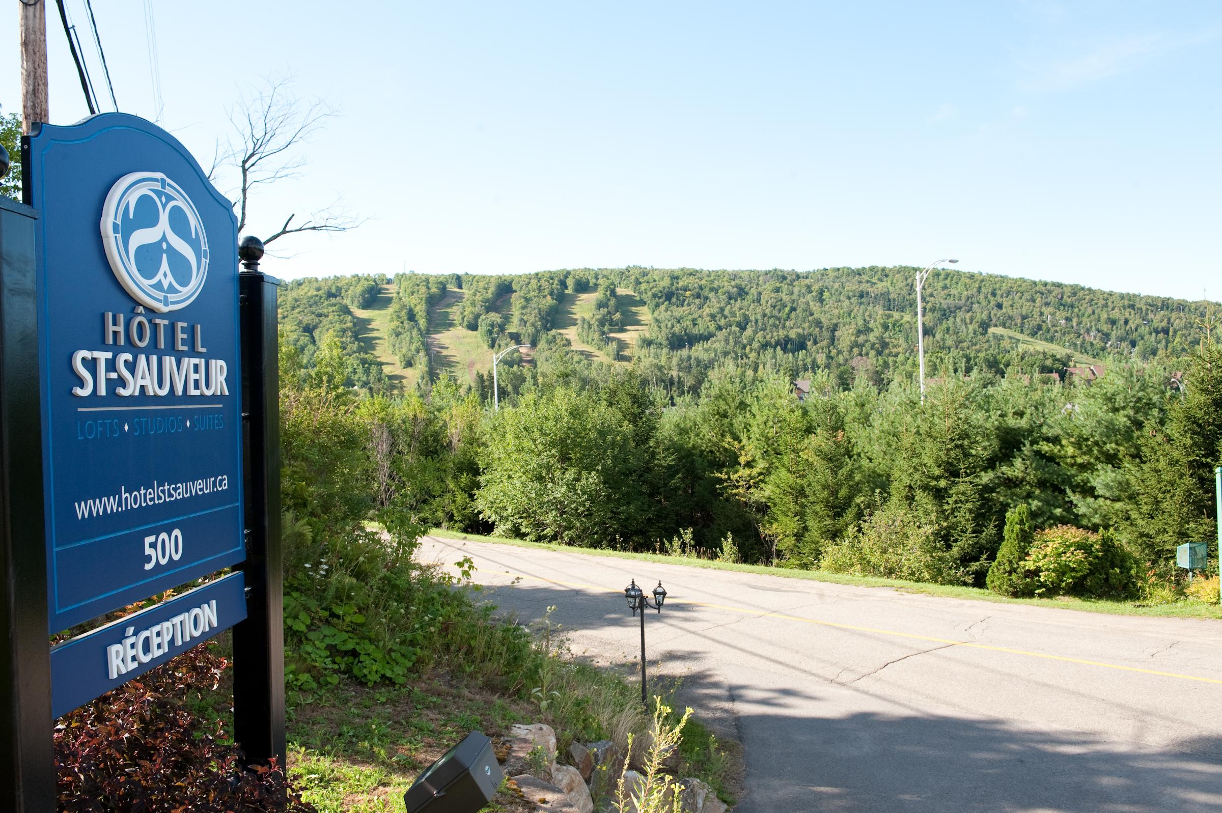 Hotel St-Sauveur Saint-Sauveur-des-Monts Eksteriør billede