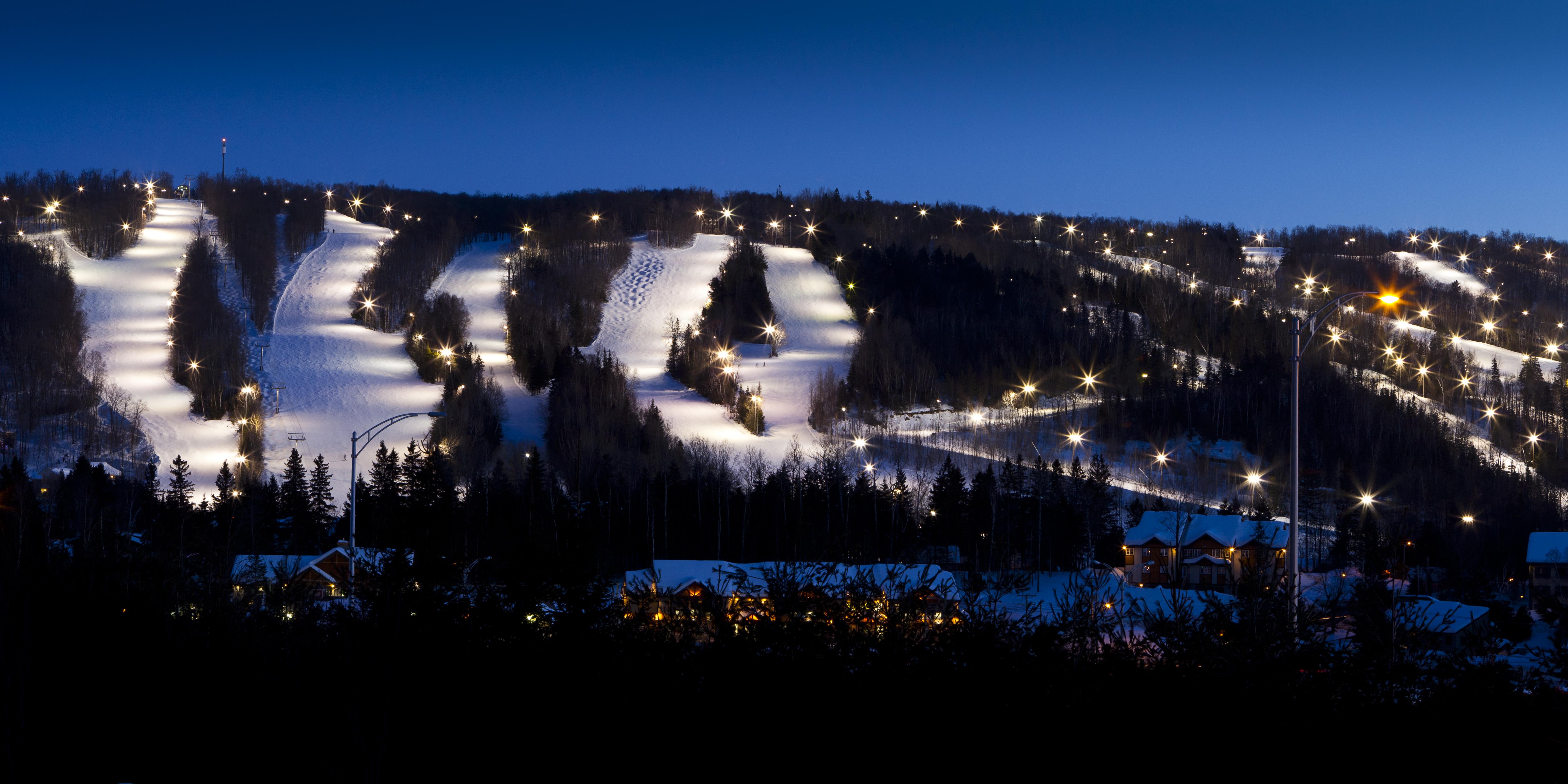 Hotel St-Sauveur Saint-Sauveur-des-Monts Eksteriør billede