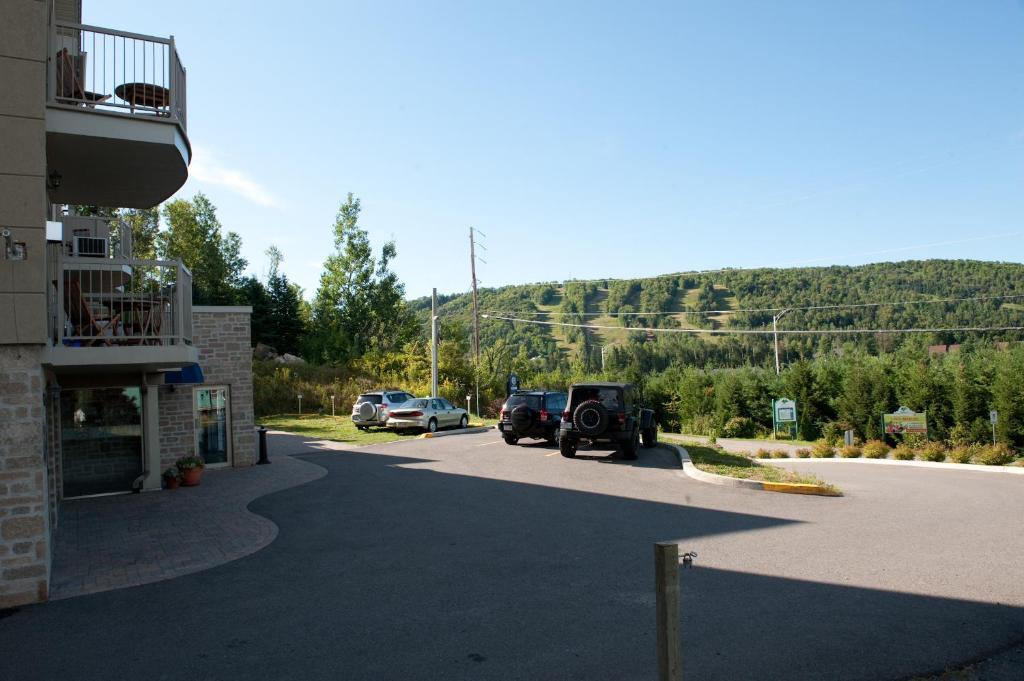 Hotel St-Sauveur Saint-Sauveur-des-Monts Eksteriør billede